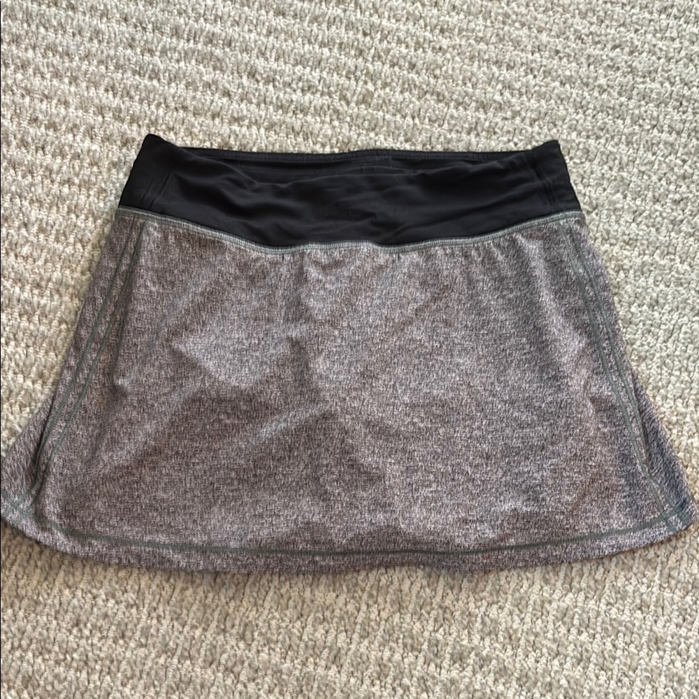 Lululemon grey skirt 4 tall